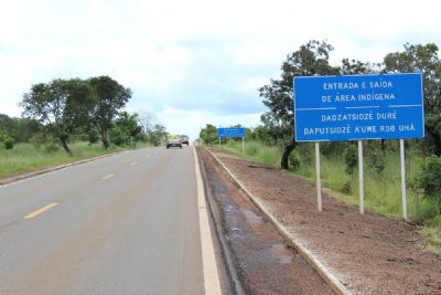 Acidente entre ve�culos deixa BR-070 bloqueada