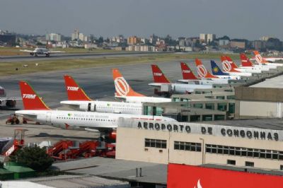 Anac afirma que fechar aeroportos cabe � Uni�o