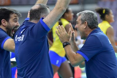 Depois de classifica��o dram�tica, Brasil enfrenta S�rvia na semifinal do Grand Prix