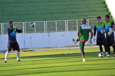 Em v�deo, presidente do Rio Branco-AC anuncia contrata��o do goleiro Bruno, ex-Flamengo