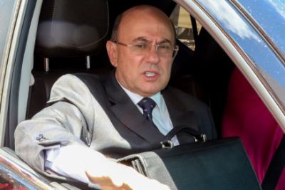 Delator, Riva tenta desbloqueio de im�veis para pagar acordo
