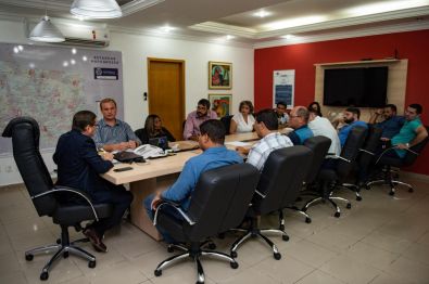 Estado busca corpo a corpo com servidores e tenta evitar greve geral