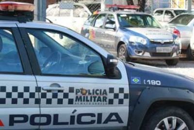 Policiais trocam tiros em em abate clandestino e recuperam gado e caminh�o