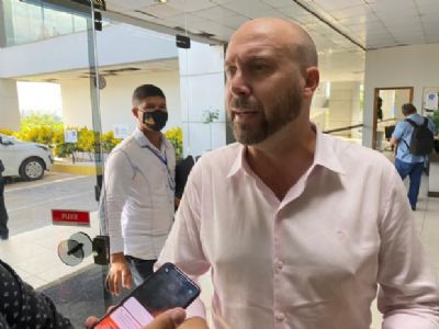 Secret�rio afirma que est� �correndo contra o tempo� para pagar os cinco editais neste ano