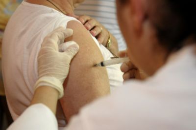 Governo de MT pretende cumprir meta de vacina��o contra gripe nesta 5�
