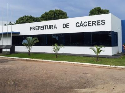 Prefeito exonera quatro secret�rios para reduzir folha de pagamento e funde secretarias
