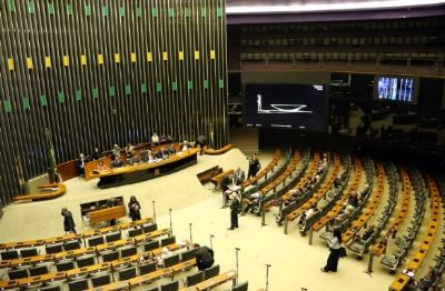 ​Deputados de MT votam a favor de projeto que torna crime a discrimina��o contra pol�ticos