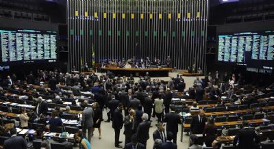 Congresso aprova Or�amento de 2018 com d�ficit menor e sal�rio m�nimo de R$ 965
