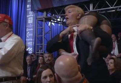 Ator de 'Borat' revela como se disfar�ou de Trump para invadir com�cio de vice