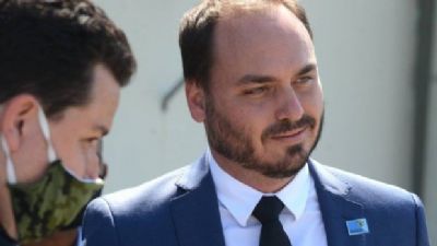 PF faz buscas contra Carlos Bolsonaro e mira n�cleo pol�tico da 'Abin Paralela'