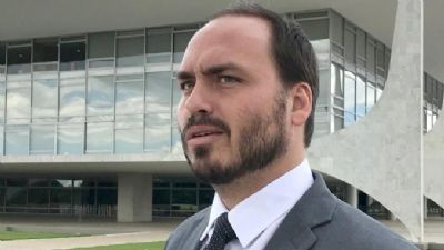 Contas de Carlos Bolsonaro nas redes sociais saem do ar