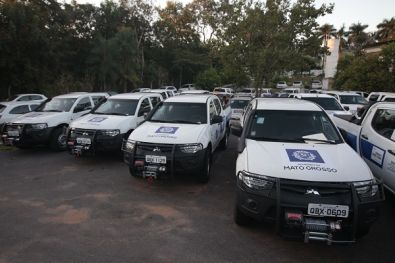 Sema � acusada de comprar ve�culos e 