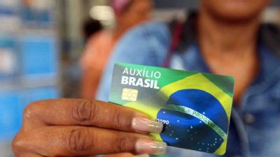 ​Caixa come�a a pagar Aux�lio Brasil nesta quinta