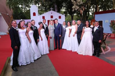 Mais de 2,5 mil participam do Casamento Social e prefeito destaca valoriza��o da fam�lia