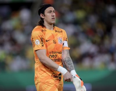 ​Corinthians oficializa sa�da de C�ssio