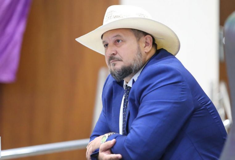 Cattani retira projeto e diz que per�odo eleitoral prejudica debate