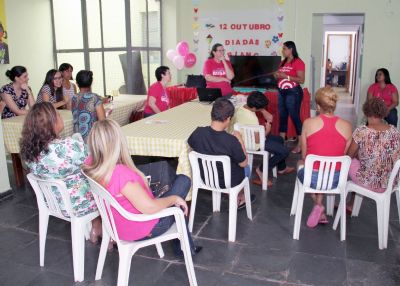 Mulheres v�timas de viol�ncia participam de roda de conversa sobre c�ncer de mama