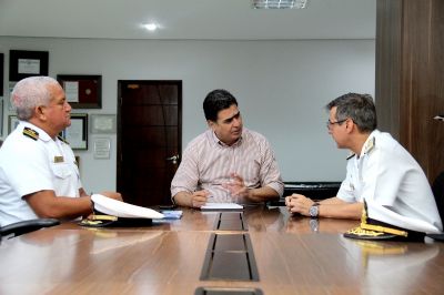 Prefeito e Comando do 6� Distrito Naval dialogam sobre a��es para os 300 anos