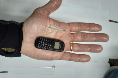 Celular mini apreendido em pres�dio custa R$ 160 na web