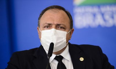 Ao Congresso, Pazuello nega atraso em cronograma de vacina��o