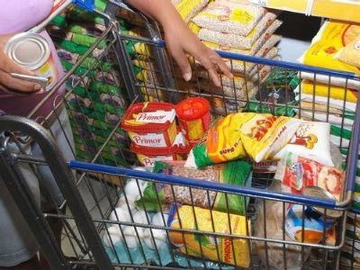 Cesta b�sica em Cuiab� inicia junho com recuo e pre�o chega a R$ 754