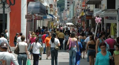 Longo per�odo de seca e altas temperaturas fomentou com�rcio de rua na capital