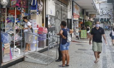 Vendas do com�rcio crescem 5,2% de junho para julho, diz IBGE