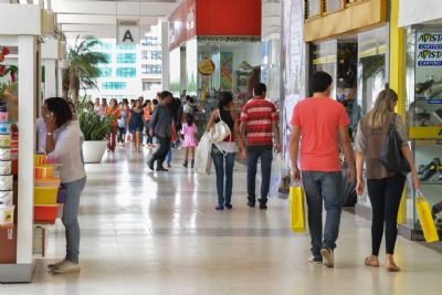 CNC: cai para 65,3% o n�mero de brasileiros endividados em janeiro