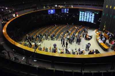 Com executivo enfraquecido, Congresso ganha influ�ncia dentro da pol�tica