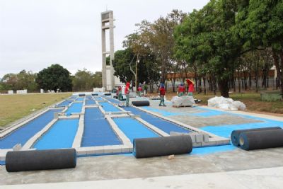 Prevista para 2014, pista de atletismo do COT da UFMT come�a a ser constru�da