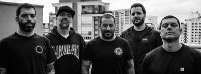 CPM 22 anuncia Daniel Siqueira do Garage Fuzz como novo baterista
