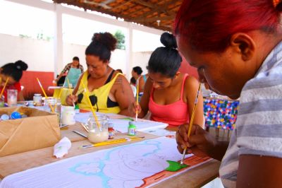 Pintura em Tecido � um dos cursos realizados no Qualifica 300 - Edi��o Mulher