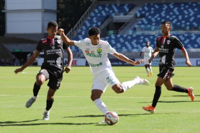 Cuiab� vence A��o por 2 a 0 e chega � final do Campeonato Mato-grossense
