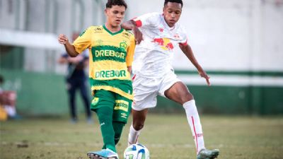 Cuiab� retoma treinos e encara Bragantino no Brasileir�o
