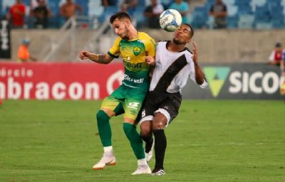 ​Cuiab� goleia Mixto e faz 4x1