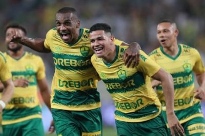 ​Cuiab� vence Santos por 3�0