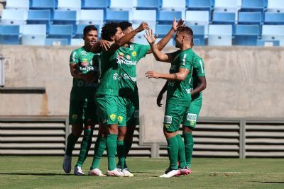 Cuiab� vence por 2 a 0 e abre vantagem na semifinal do Mato-grossense