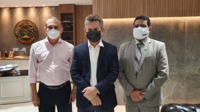 Mauro faz an�ncio de polo da Unemat em Cuiab� com tr�s novos cursos