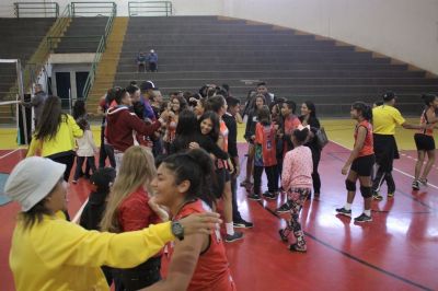 CEMA e CIN vencem as finais e consagram-se campe�es no voleibol
