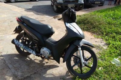 Mulher � presa ao tentar transferir documento de moto furtada