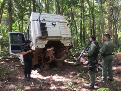 For�as de Seguran�a descobrem desmanche de caminh�es na zona rural de Diamantino