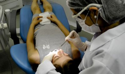 Higiene bucal pode ajudar a prevenir complica��es da covid-19