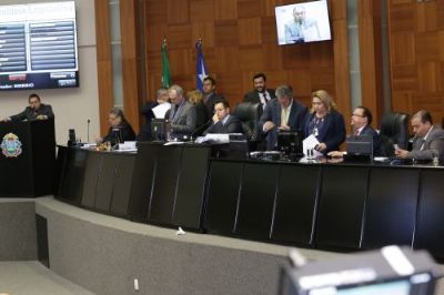 AL aprova or�amento de R$ 20 bilh�es e deixa projetos pendentes para janeiro