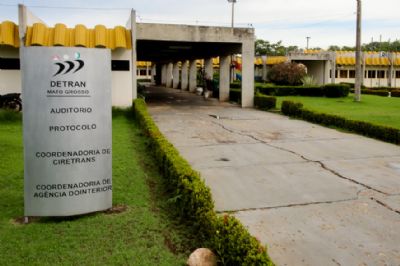 Governador sanciona Lei com a nova tabela de taxas do Detran-MT