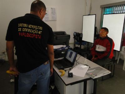​Documentos de identidade s�o fornecidos a moradores de rua da capital
