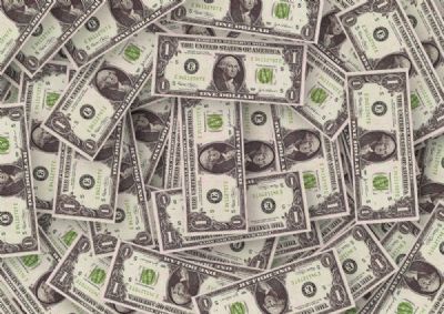 D�lar opera em alta e bate R$ 4,40 pela 1� vez na hist�ria