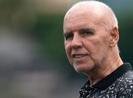T�cnico Valdir Espinosa morre aos 72 anos
