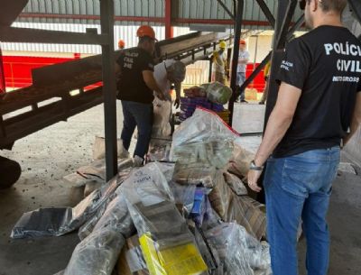 ​Pol�cia desarticulou associa��es criminosas e destruiu mais de 3,7 toneladas de drogas na fronteira
