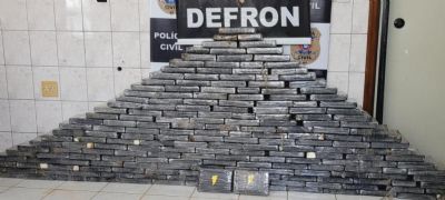 ​Pol�cia apreende cerca de 215 kg de coca�na em mata na fronteira com a Bol�via