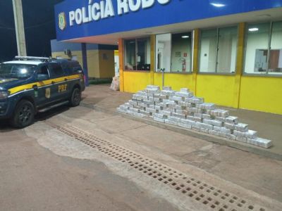 ​Motorista � preso com meia tonelada de coca�na escondida em compartimento de carreta